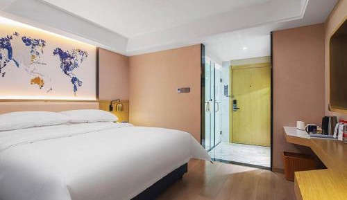 Light Double Room
