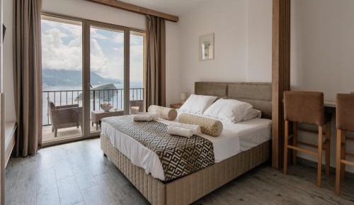 Double Room with Pool View