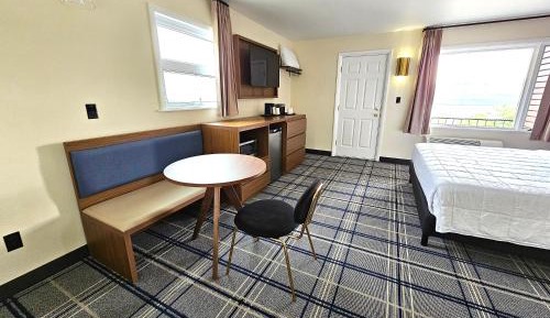 King Room with Lake View