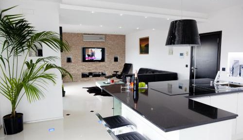 Superior Two-Bedroom Apartment with Terrace and Sea View