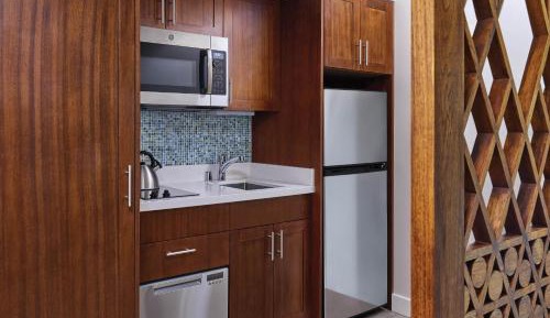 King Studio with Balcony and Garden View 2