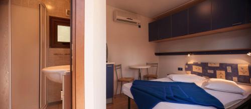 Mobile Home (2 Adults)
