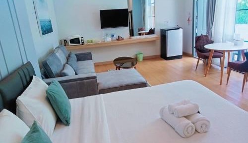 Honeymoon Suite