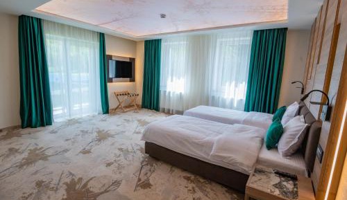 King Room with Pool View