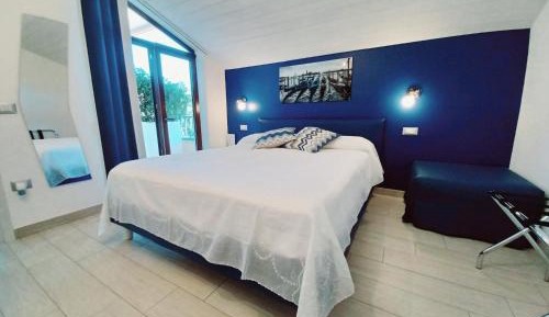 Double Room with Balcony and Sea View