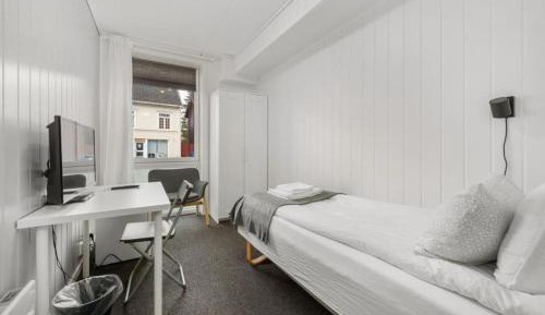 Single Room with Private Bathroom