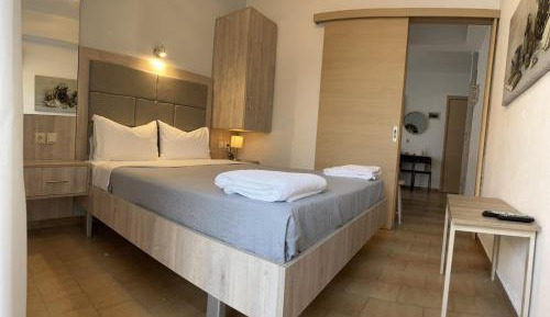 Family Apartment with Side Sea View