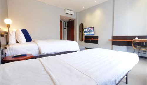 Deluxe Family Room