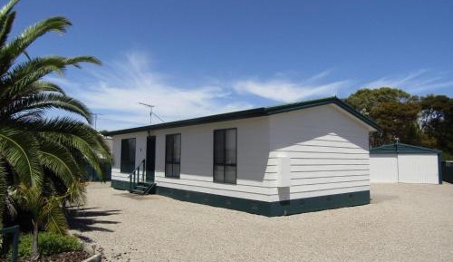 Three-Bedroom Holiday Home 