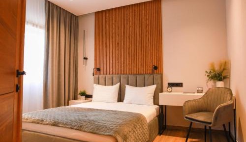 Deluxe Double Room with Shower