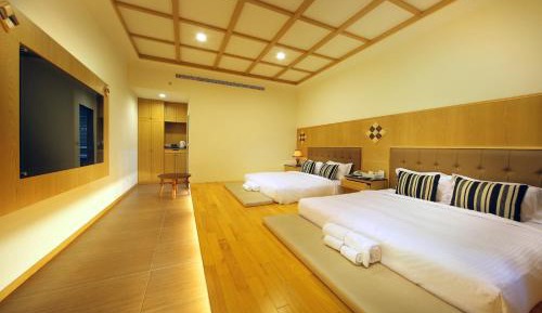 Japanese-Style Quadruple Room