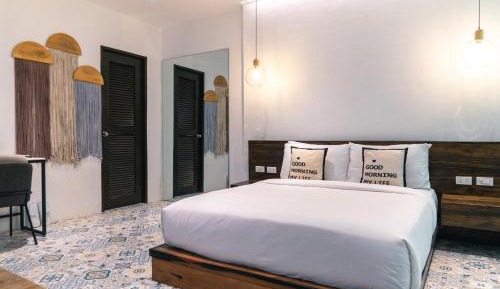 Deluxe Queen Room