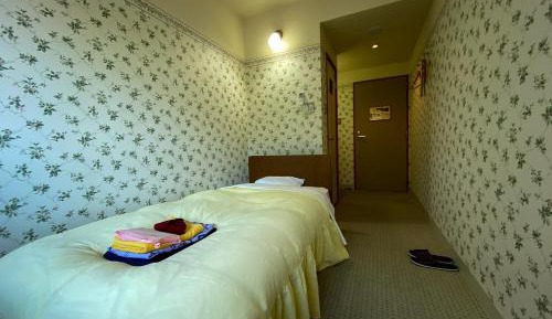 Single Room with Shared Bathroom