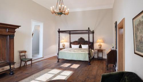 Deluxe Double Room with Shower