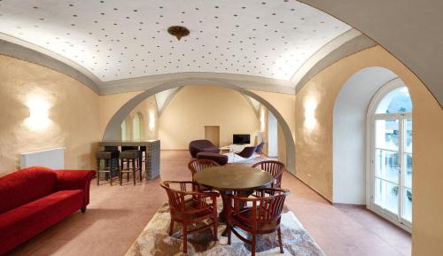 Two-Bedroom Deluxe Apartment