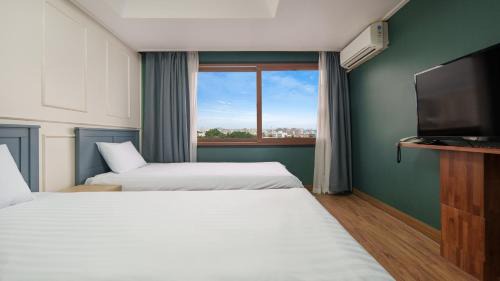 One-Bedroom Suite
