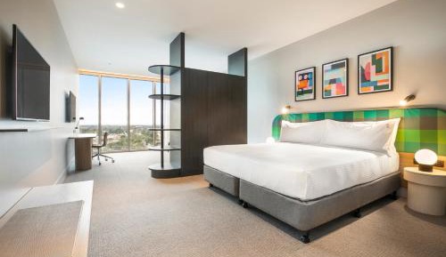 Executive Suite - Non-Smoking