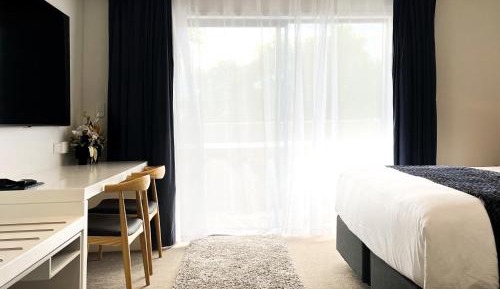 Studio with Spa Bath