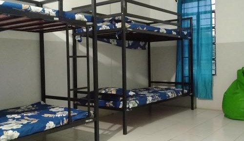 Mixed Dormitory Room