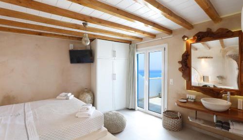 Junior Suite with Outdoor Jacuzzi