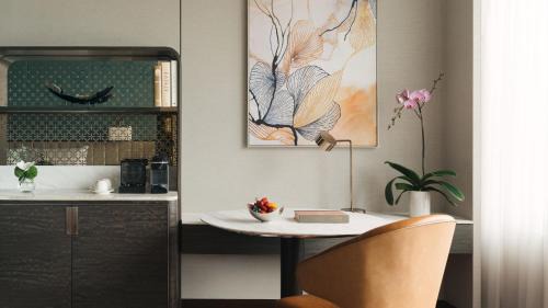 2 Single Premium Club Lounge Access