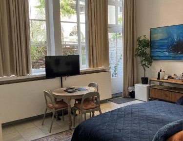 Junior Suite with Garden View