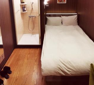 Single Room with Shared Toilet