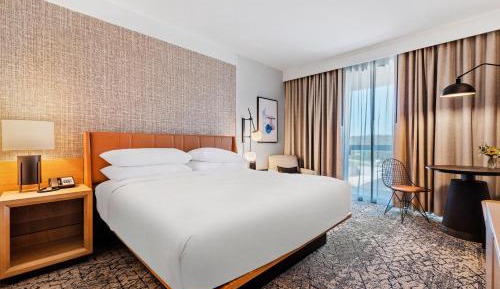 Suite, Club level, 1 Bedroom Executive Suite, 1 King