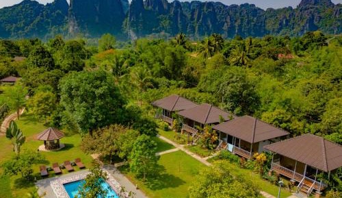 Double or Twin Bungalow with Mountain View