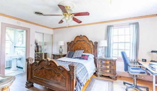 Deluxe Queen Room