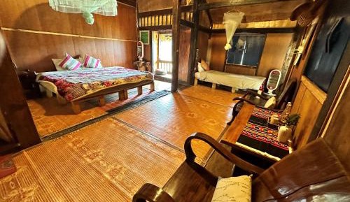 Deluxe Double Room (2 Adults + 1 Child)