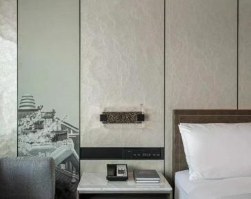 Club King Room