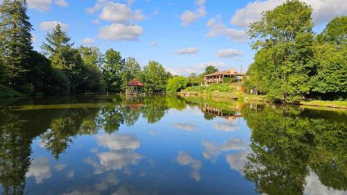 Apartment with Lake View