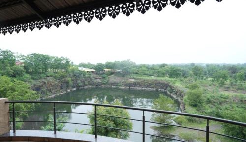 Suite with Lake View