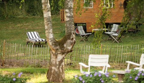 Apartment with Garden View