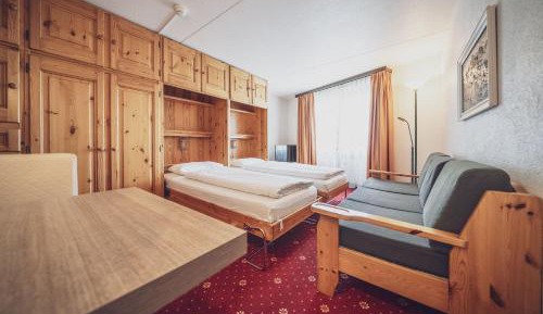 Twin Room - North Standard