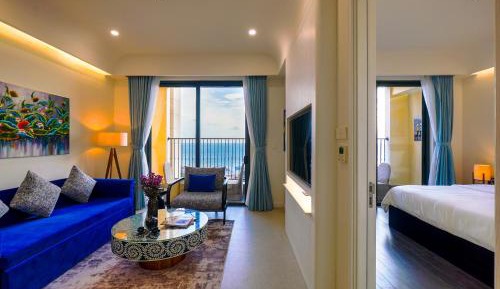 One-Bedroom Apartment with Balcony and Sea View