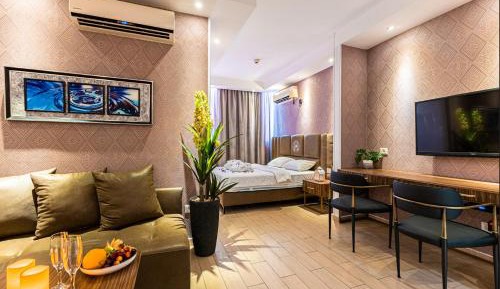 Deluxe Suite with Spa Bath