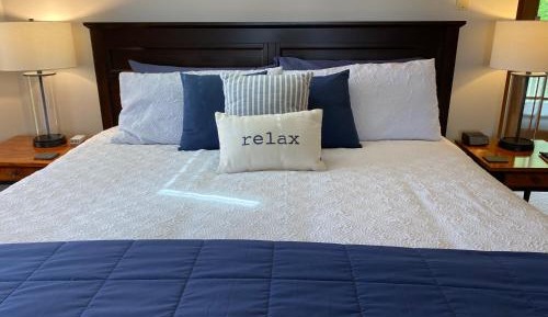 Deluxe King Room with Balcony and Sea View