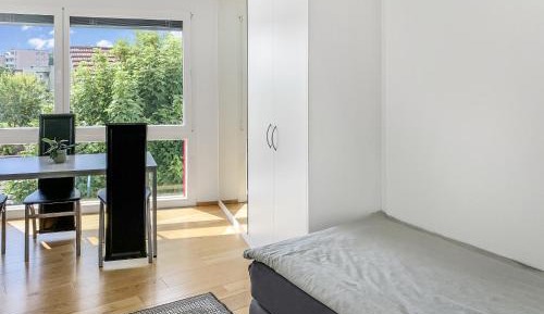 Single Room with Shared Bathroom