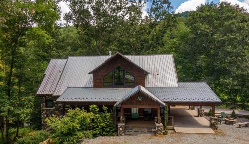 Three-Bedroom Vacation Home 