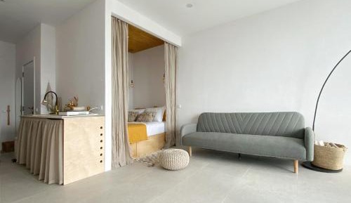 Studio Apartment