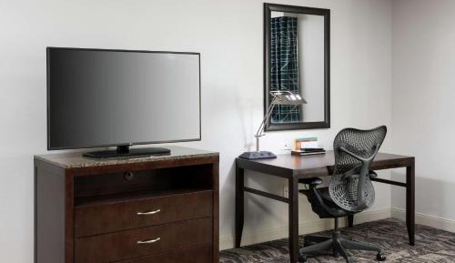 King Room with Bath Tub - Mobility Access