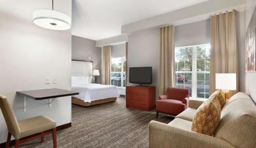 Queen Studio - Mobility Access/Non-Smoking