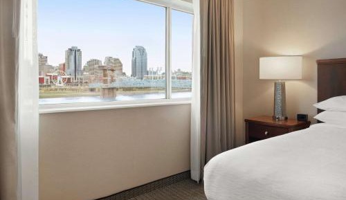 King Suite with River View - Non-Smoking