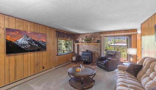 Five-Bedroom Holiday Home