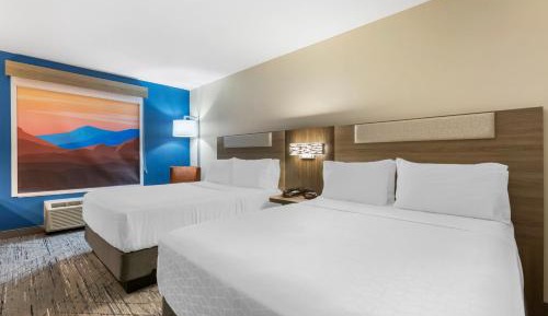 Standard Room with Two Queen Beds