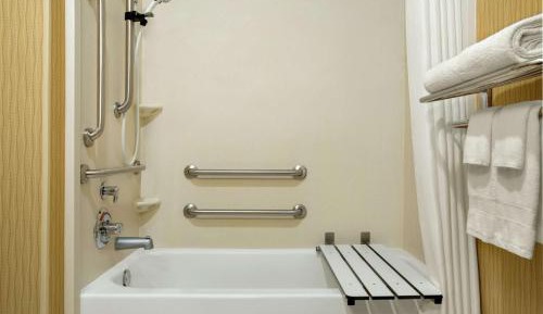 Queen Room with Two Queen Beds - Mobility Access/Non-Smoking