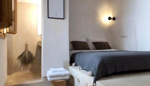Deluxe Double Room with Bath