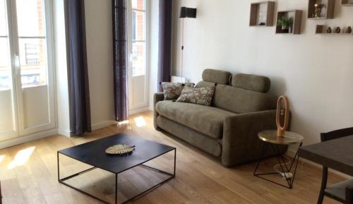Studio with Sofa Bed